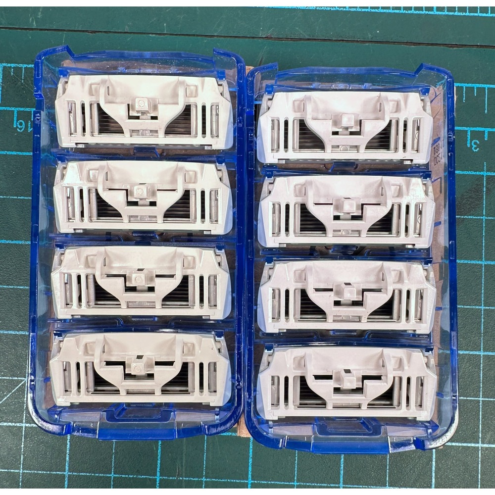 Harry's Razor Blade Refills 8 Count 5 Blade Cartridges 2 Packs of 4 Blue Case